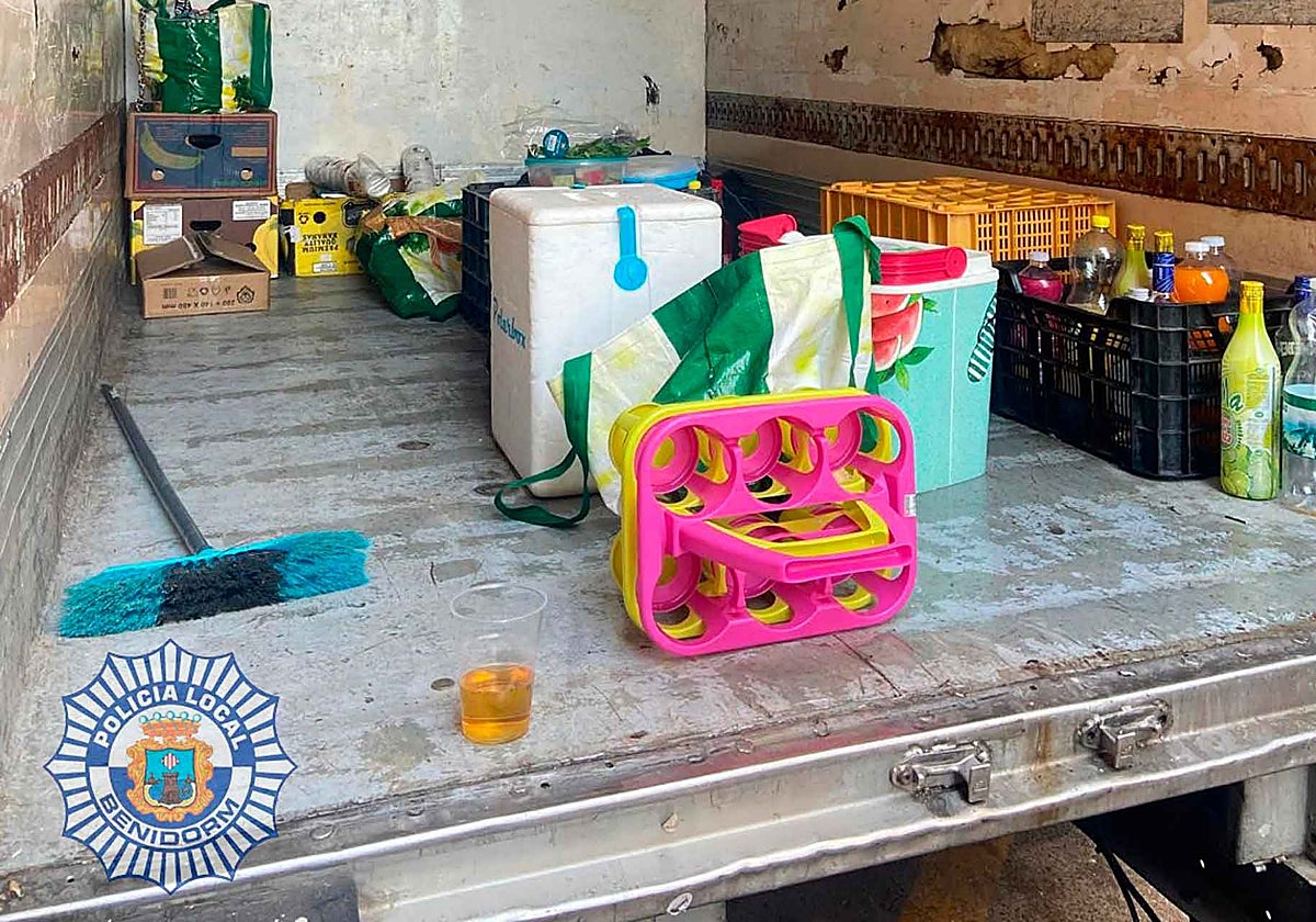 Bebidas intervenidas en el interior del camión, en la parte no frigorífica.