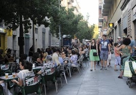 Polémica servida en Barcelona: Algunos restaurantes rechazan clientes solos en sus mesas