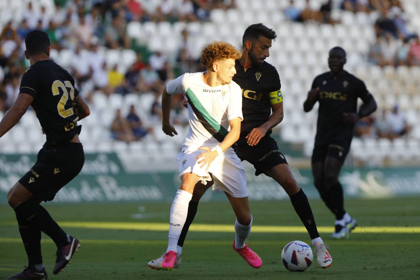 Las mejores imágenes del I Trofeo Puertas de Córdoba, disputado entre el Córdoba CF y el Cádiz CF