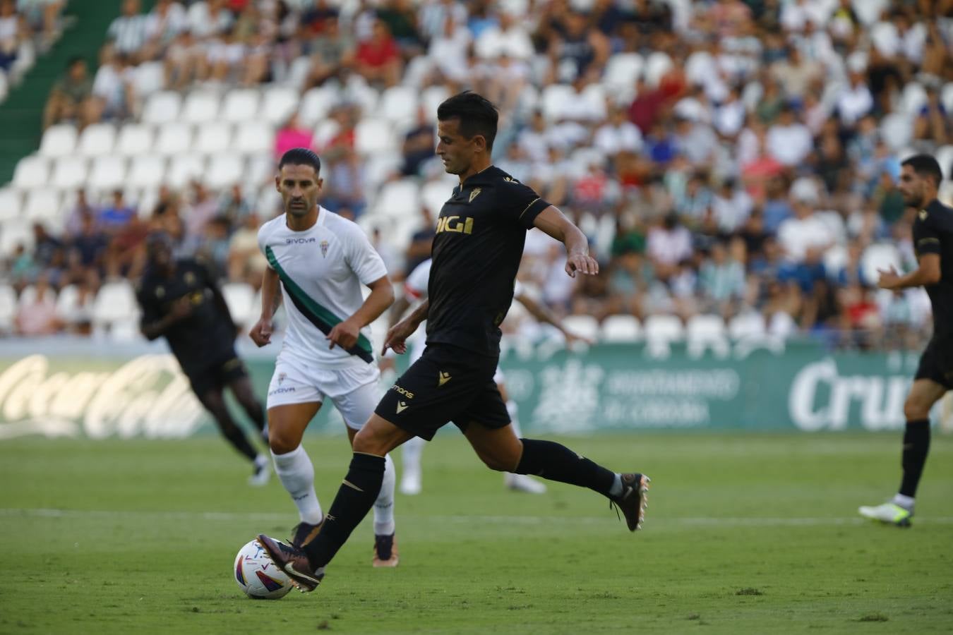 Las mejores imágenes del I Trofeo Puertas de Córdoba, disputado entre el Córdoba CF y el Cádiz CF