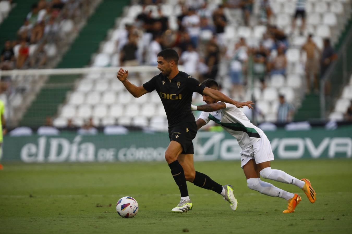 Las mejores imágenes del I Trofeo Puertas de Córdoba, disputado entre el Córdoba CF y el Cádiz CF