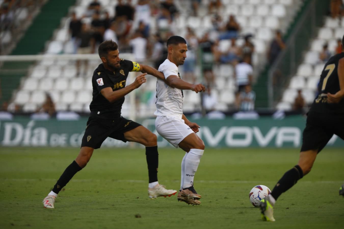 Las mejores imágenes del I Trofeo Puertas de Córdoba, disputado entre el Córdoba CF y el Cádiz CF