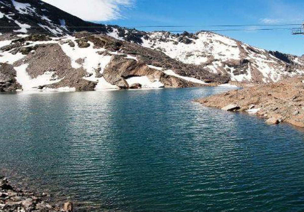 Imagen de Sierra Nevada en verano.