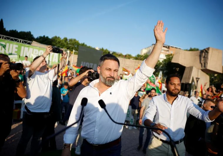 El presidente de Vox, Santiago Abascal, la noche del cierre de la campaña electoral del 23J en la Plaza de Colón, en Madrid,