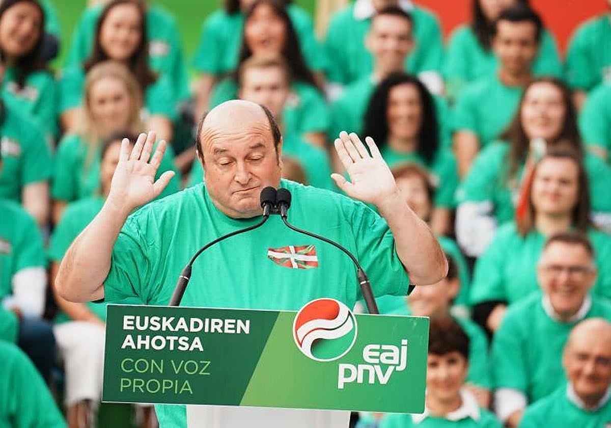 El presidente del EBB de EAJ-PNV, Andoni Ortuzar