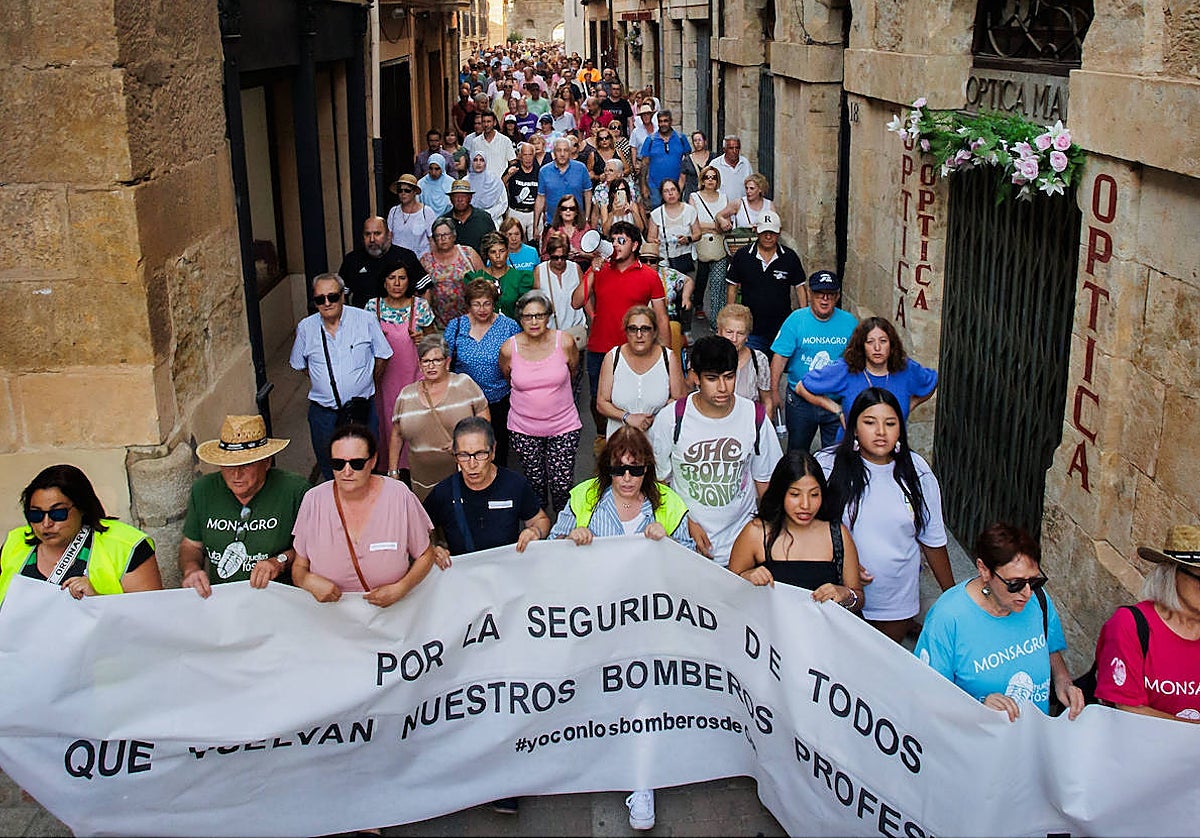 Ciudad Rodrigo se vuelca con sus bomberos voluntarios para pedir el restablecimiento del servicio