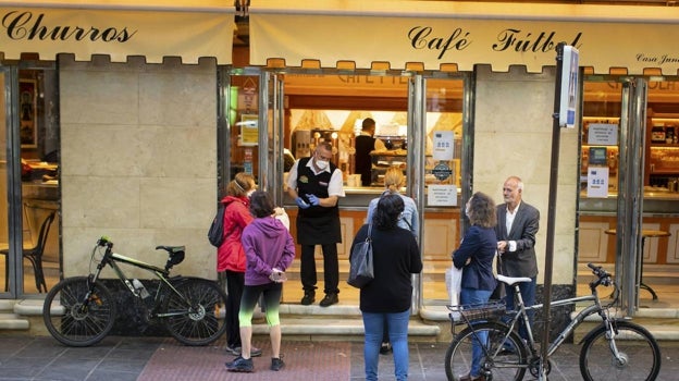 Café Fútbol, en la Plaza Mariana Pineda.