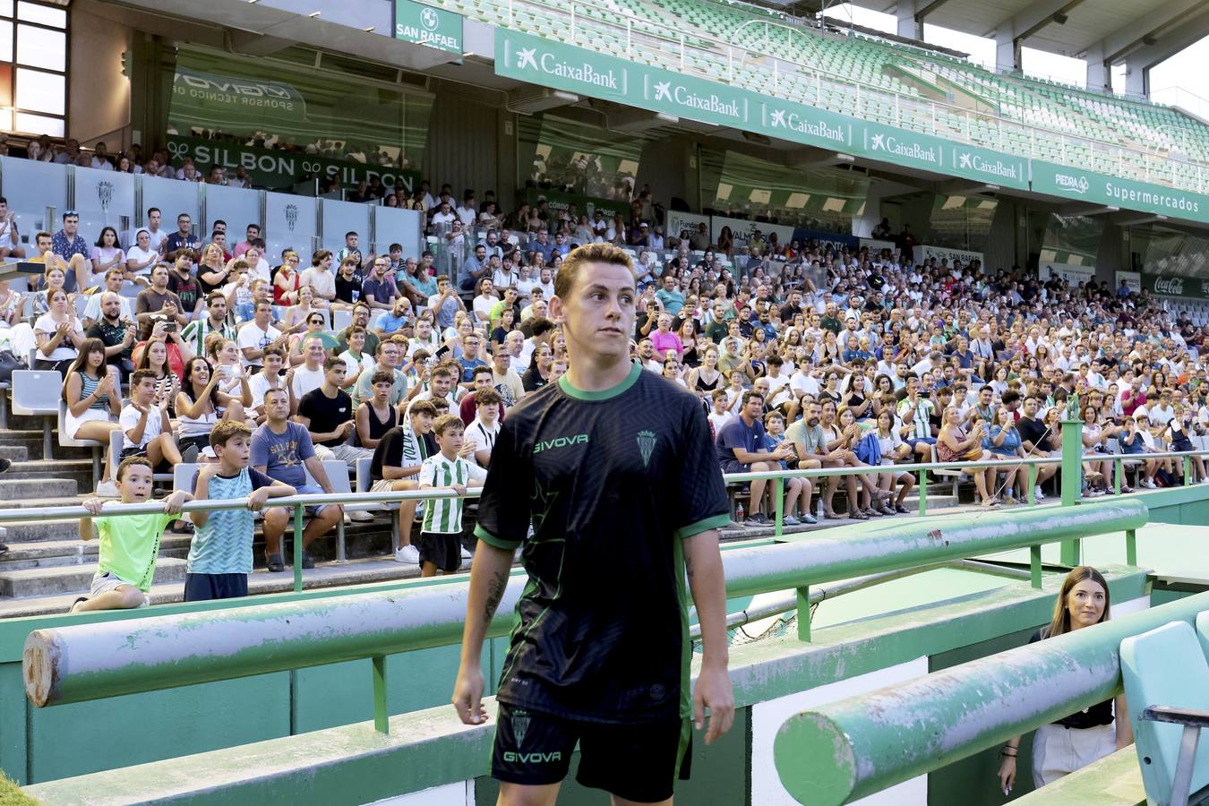 Así son las camisetas y equipaciones del Córdoba CF para la temporada 2023-2024: fotos, diseño y detalles
