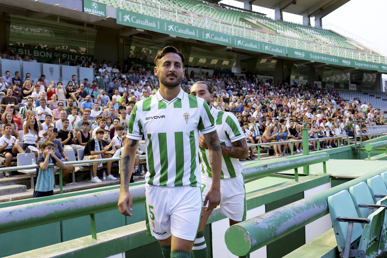 Así son las camisetas y equipaciones del Córdoba CF para la temporada 2023-2024: fotos, diseño y detalles