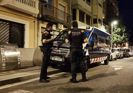Los Mossos evitan la ablación y el matrimonio forzado de tres hermanas de Lérida