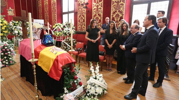 El ministro de Cultura y Deporte, Miquel Iceta, puso a Bahamontes como ejemplo de «seguir adelante en pendientes muy escarpadas, pero sin cesar en el esfuerzo y buscando siempre la victoria»