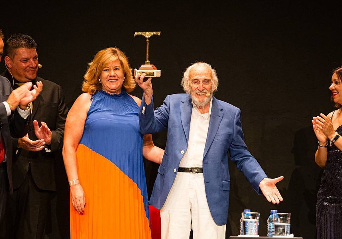 Alterio dijo que el premio es «un regalo y todo un honor»