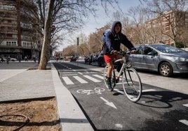 Hallan el cadáver de un ciclista en una carretera de Uña