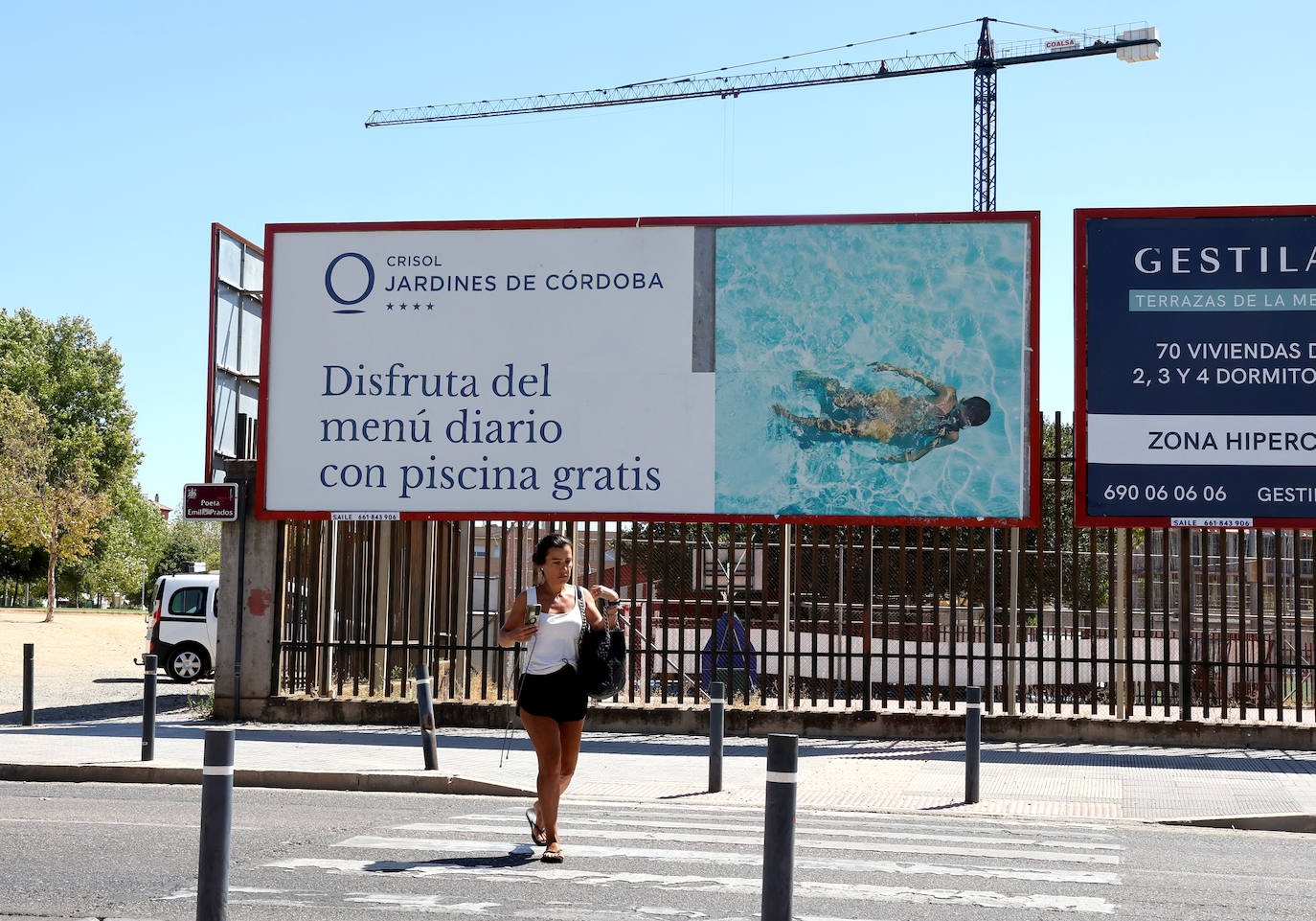 Los turistas y los hoteles se adaptan al calor en Córdoba