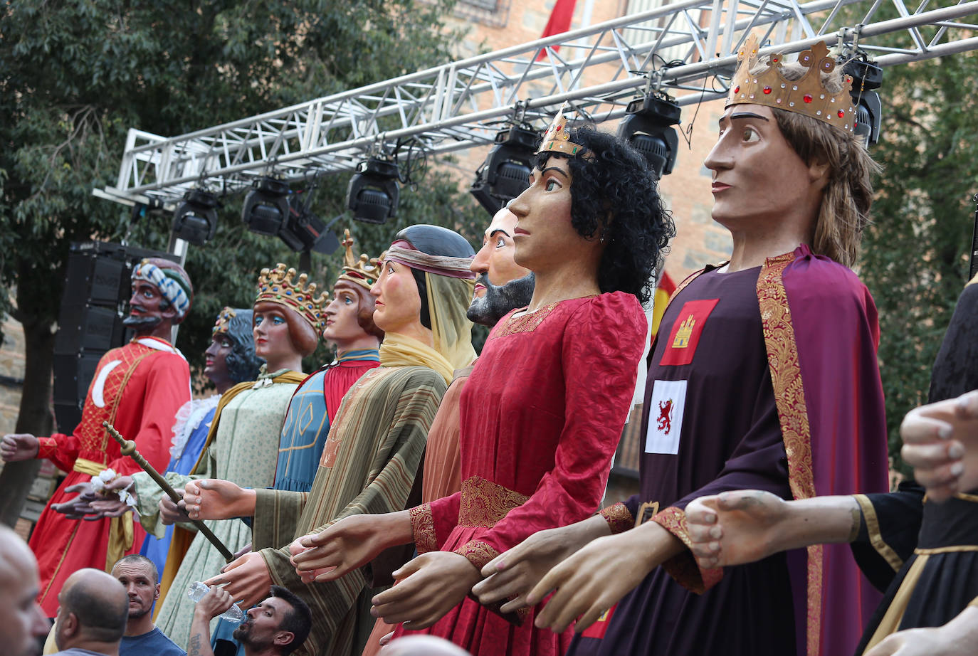 Los gigantones y cabezudos, preludio del día grande de la Feria y Fiestas de la Virgen del Sagrario