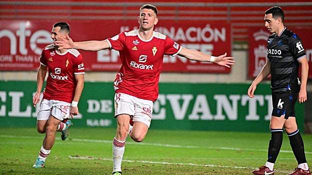 El nuevo delantero blanquiverde Alberto Toril