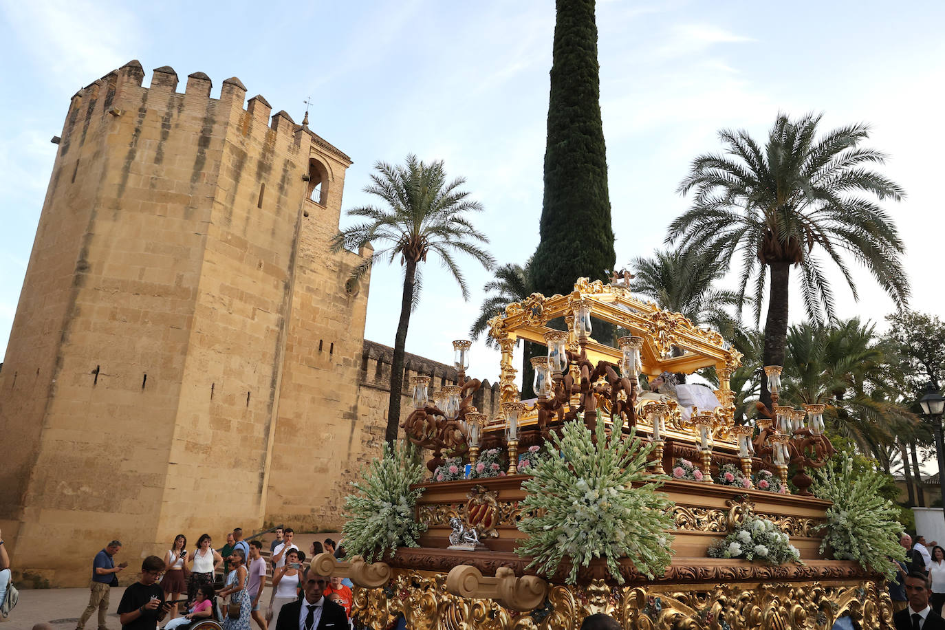 La procesión de la Virgen de Acá de Córdoba, en imágenes