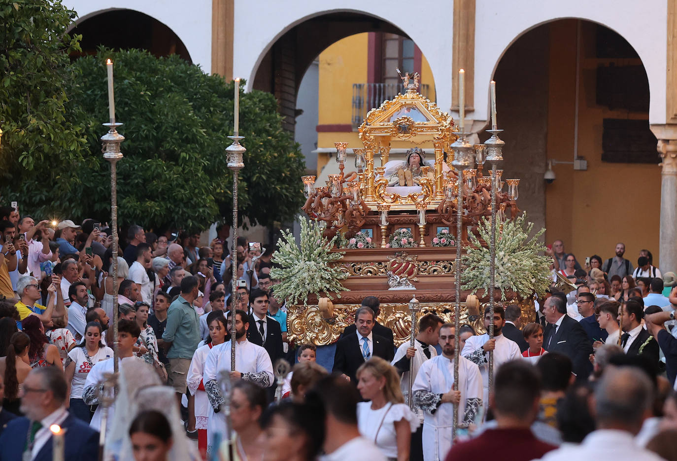 La procesión de la Virgen de Acá de Córdoba, en imágenes