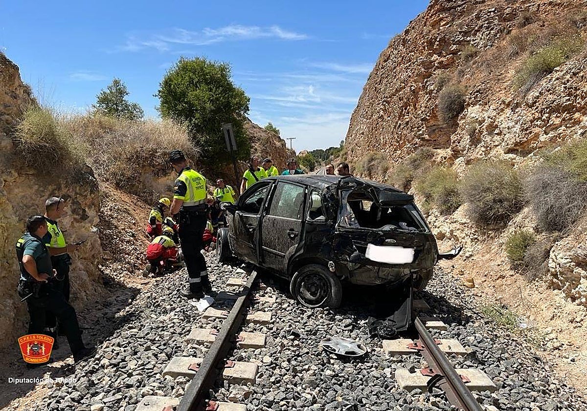 El vehículo sobre la vía en Ocaña