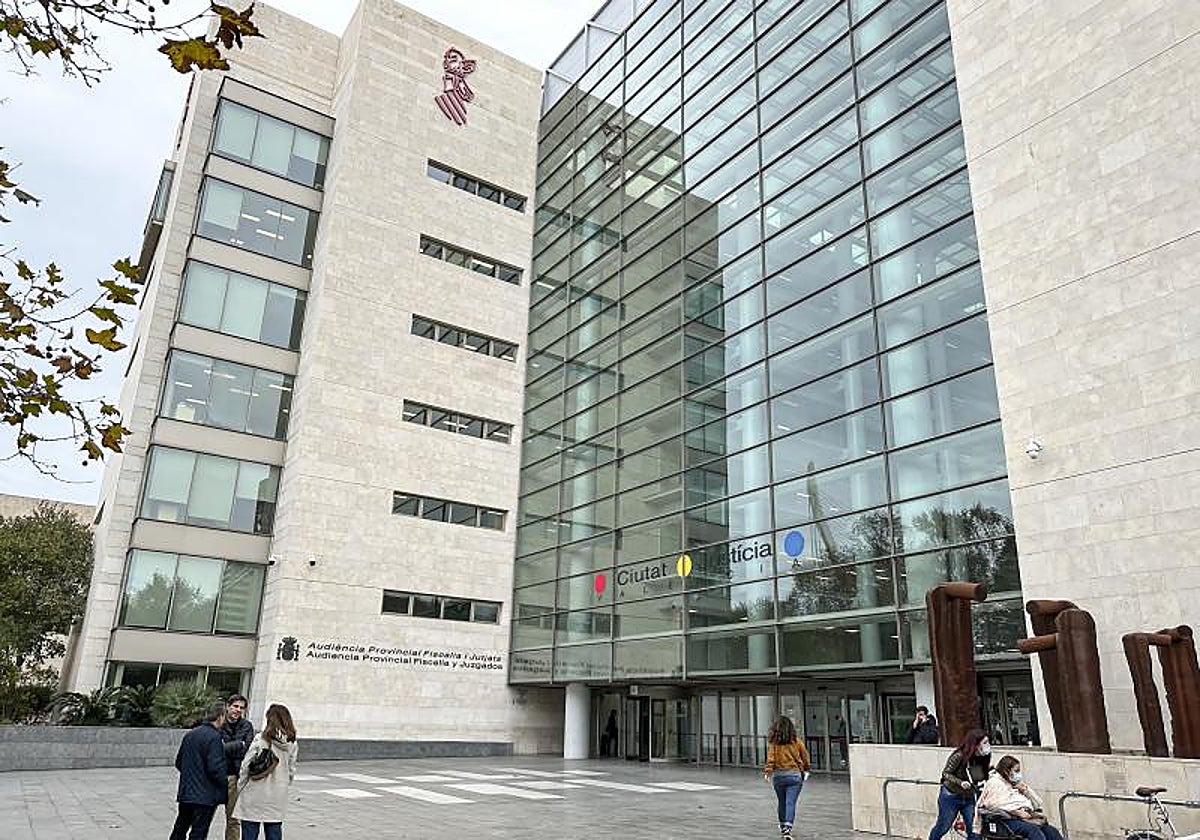 Imagen de archivo de la fachada de la Ciudad de la Justicia de Valencia