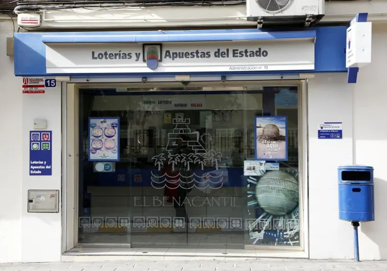 Imagen de archivo de una administración de lotería en Alicante