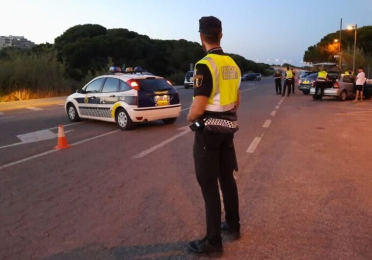 Imagen de archivo de un agente de la Policía Local de Elche (Alicante)