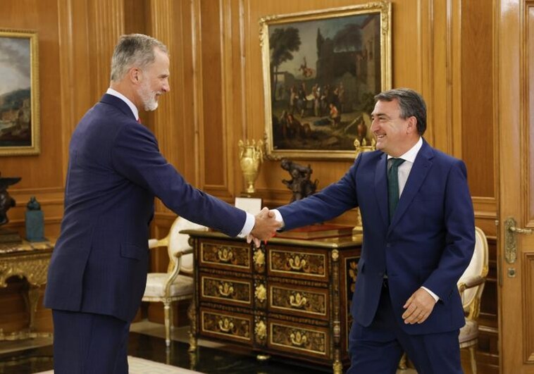 El Rey Felipe VI recibe este lunes en el Palacio de la Zarzuela al portavoz del PNV en el Congreso, Aitor Esteban