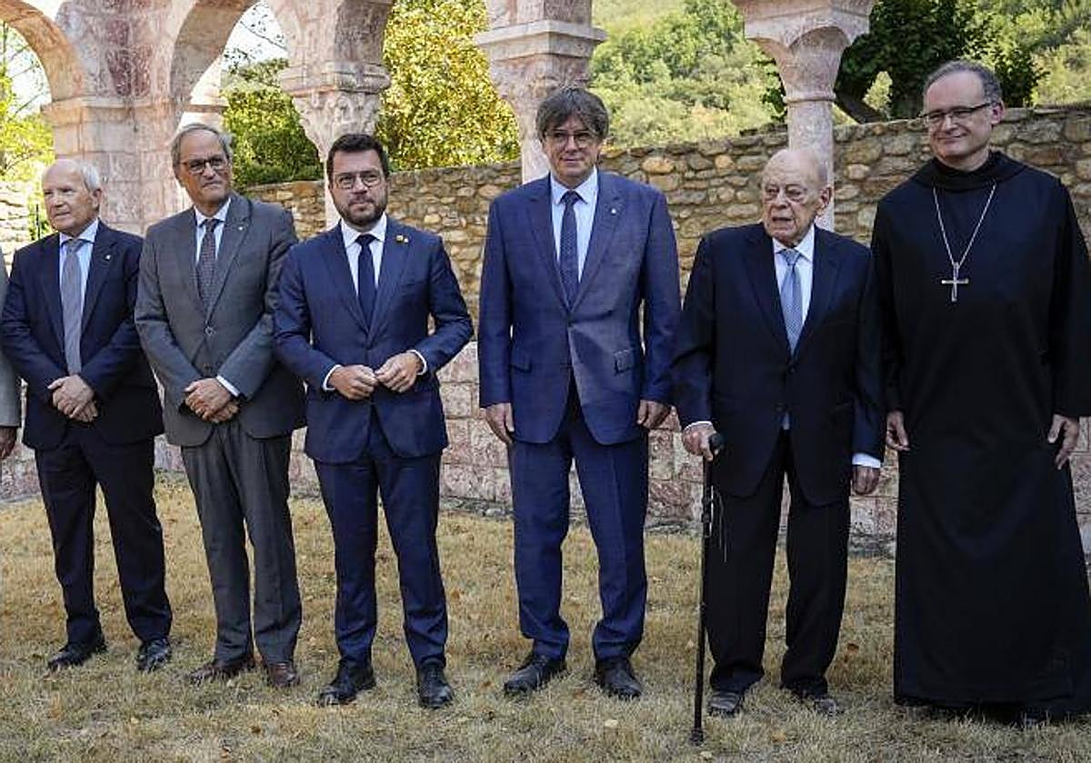 Montilla, Torra, Aragonès, Puigdemont, Pujol y el abad de Montserrat (Francia)