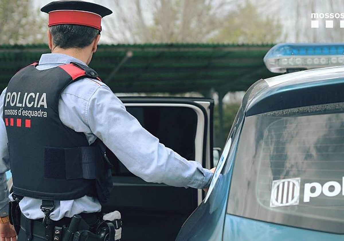 Fotografía de recurso de un agente de los Mossos d' Esquadra