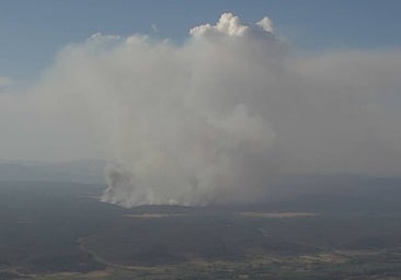 Elevan la alerta por posible riesgo para la población en un incendio en la provincia de León