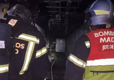 Arden las instalaciones eléctricas de una nave de cospeles en San Blas