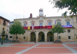 Miranda de Ebro (Burgos) ilumina este lunes su ayuntamiento por el Día del Síndrome de Turner