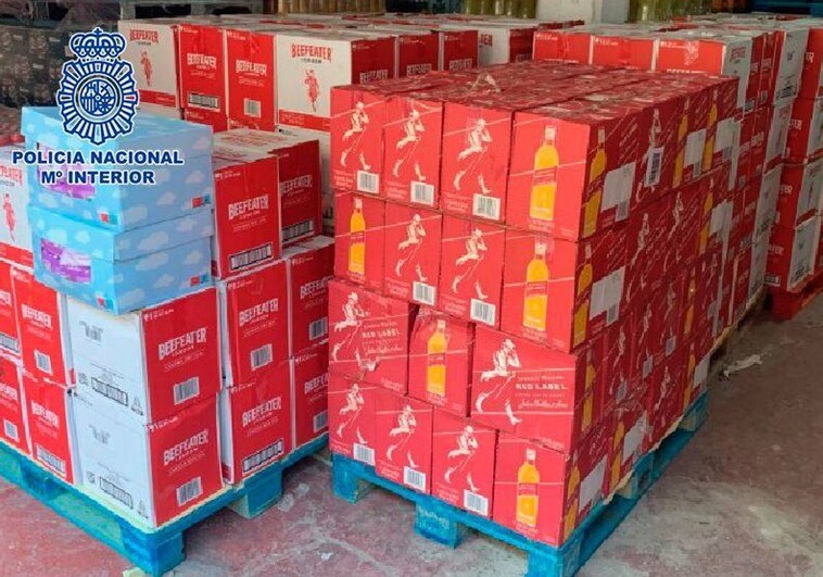 Botellas de alcohol robadas escondidas en un almacén del barrio de Latina