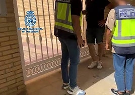 Tres detenidos por transferirse 72.000 euros de la cuenta de un muerto: le quitaron el móvil tras sufrir un infarto
