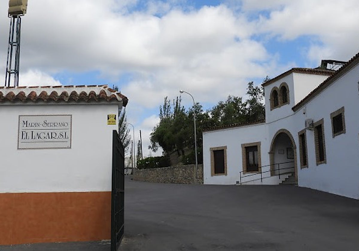 Entrada al lagar que ha sido víctima del robo