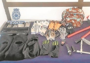 Una docena de robos en solo un mes: caen dos aluniceros que usaban el coche de un fallecido para asaltar