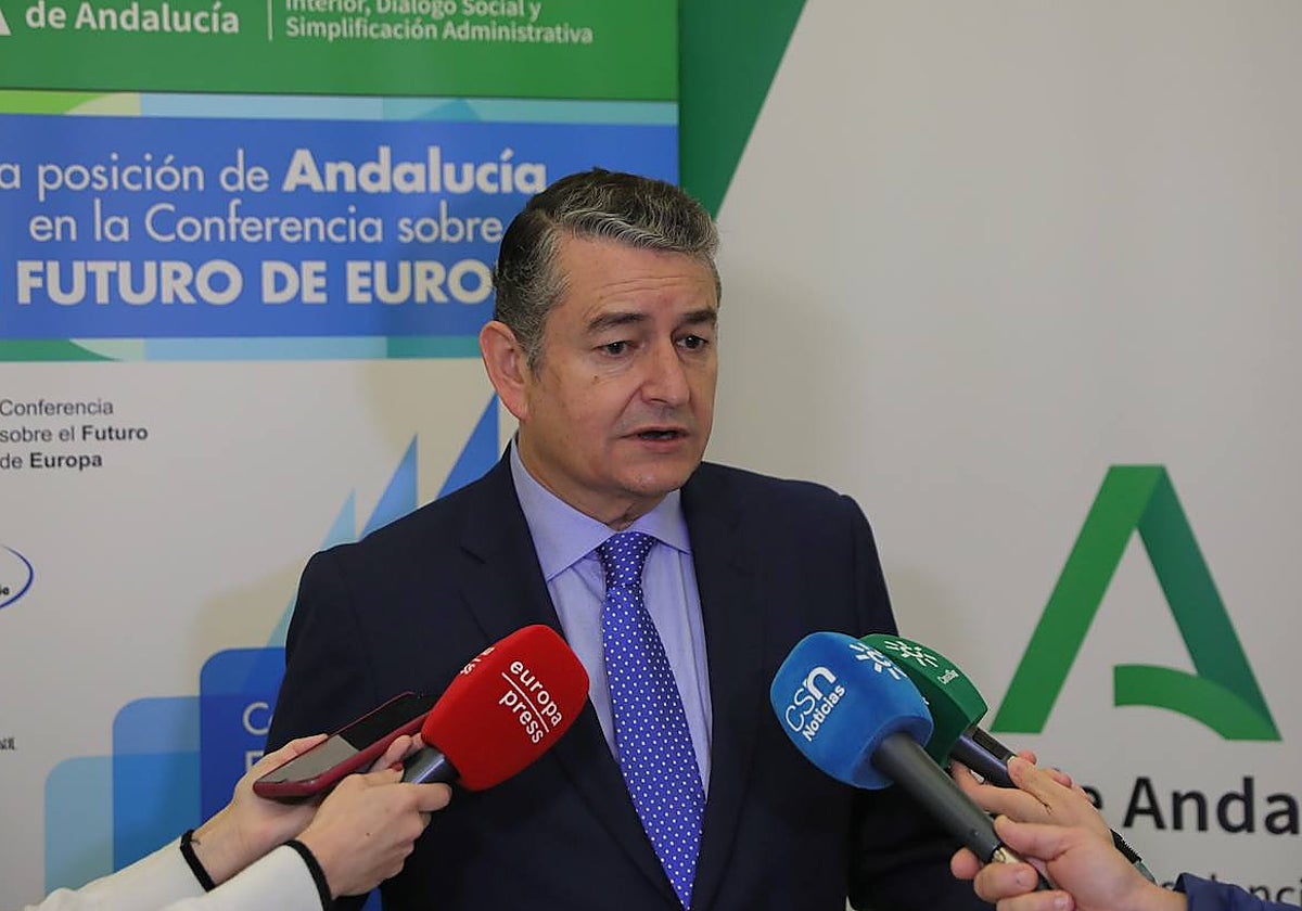 Antonio Sanz, durante una atención a los medios de comunicación