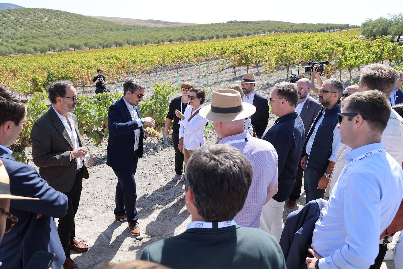 La visita de los ministros de Agricultura de la UE a Bodegas Alvear de Montilla