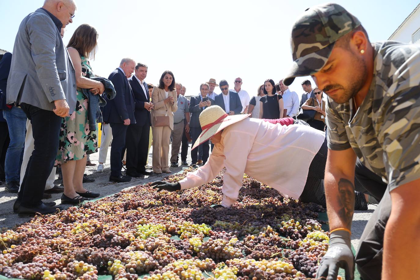 La visita de los ministros de Agricultura de la UE a Bodegas Alvear de Montilla