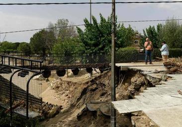 El bombero que intentó frenar a la familia de Madrid que tuvo un accidente en plena DANA: «Aún estoy en shock»