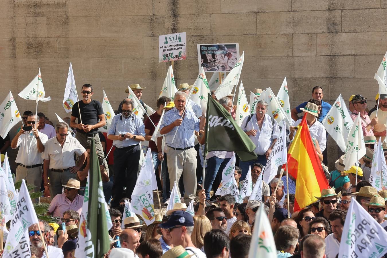 Fotos: El campo estalla en Córdoba frente a los ministros de la UE