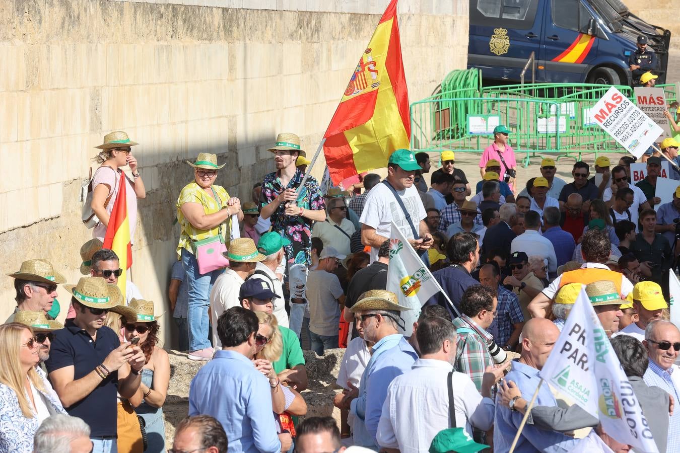 Fotos: El campo estalla en Córdoba frente a los ministros de la UE