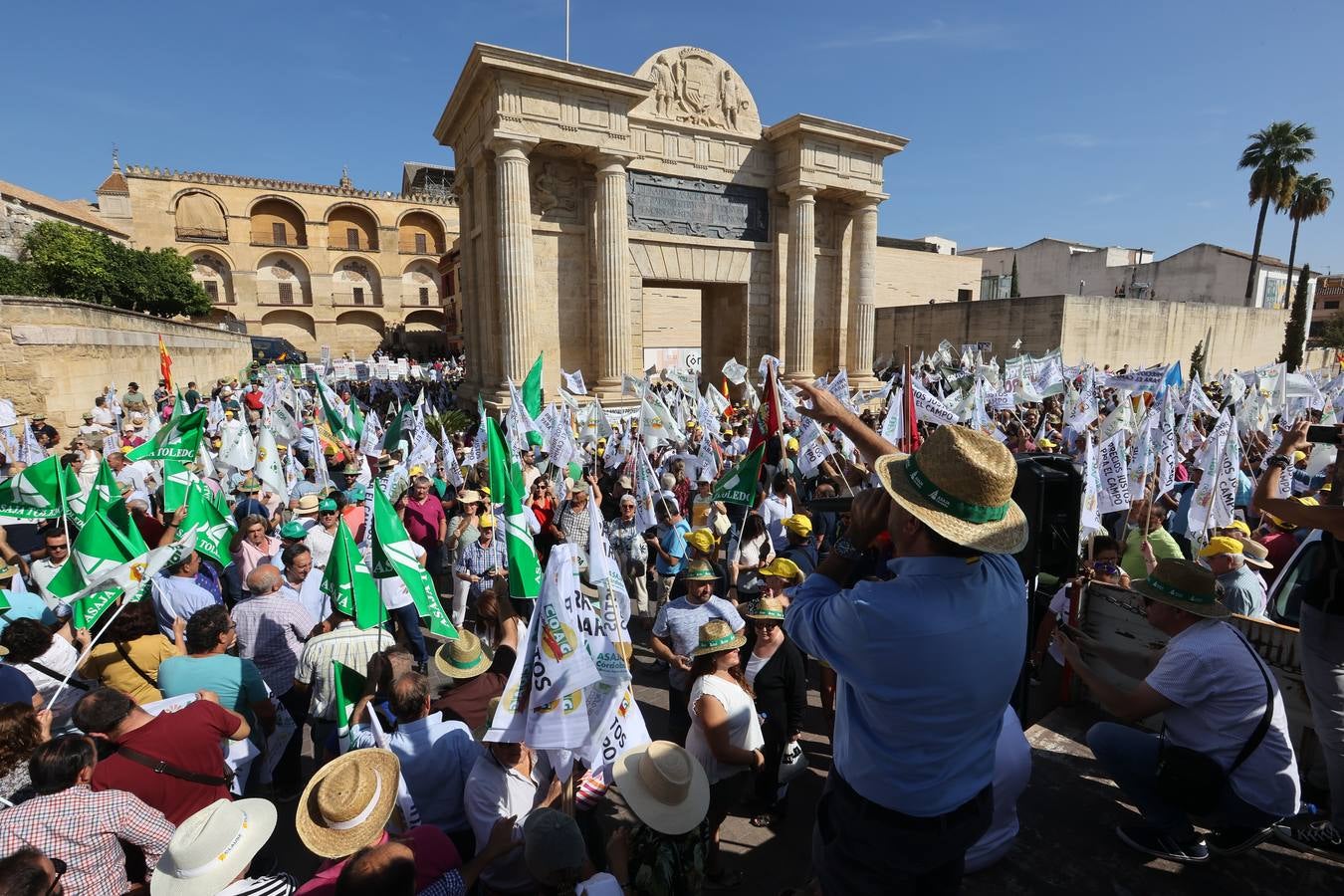 Fotos: El campo estalla en Córdoba frente a los ministros de la UE