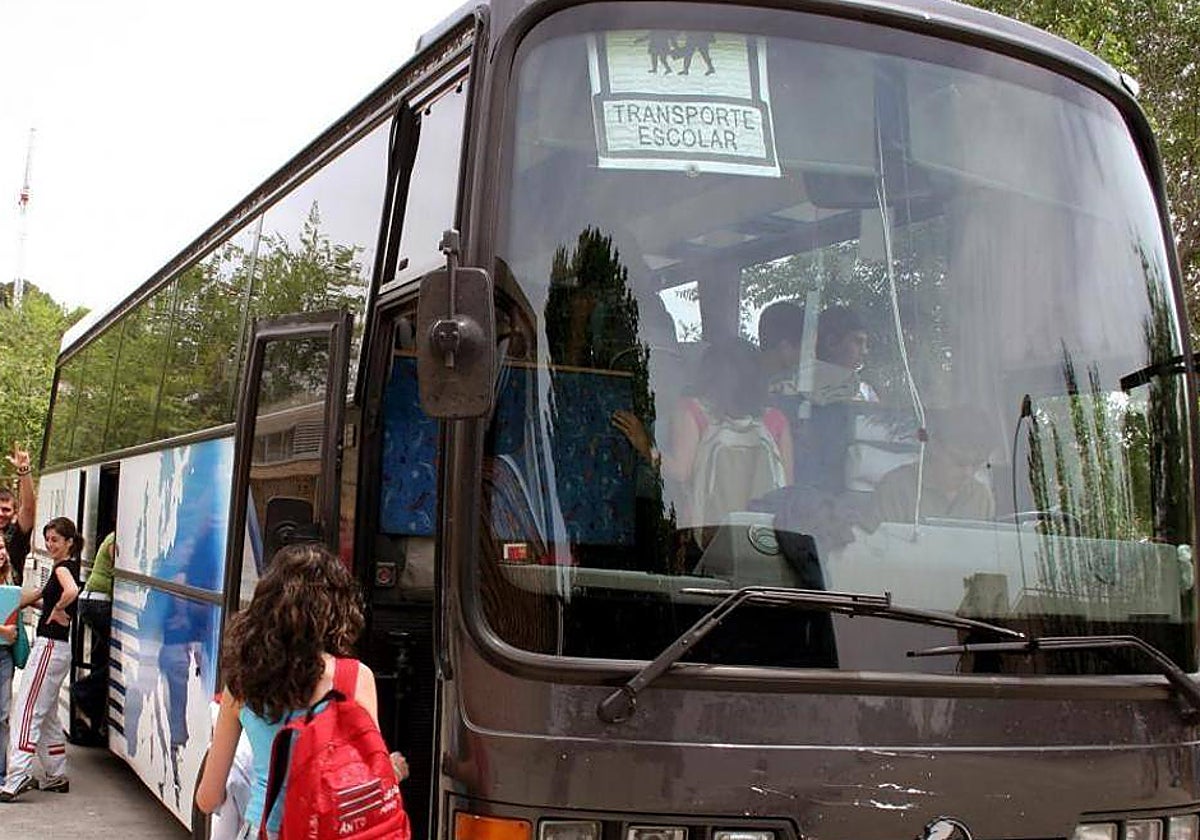 Una autobús escolar en una imagen de archivo
