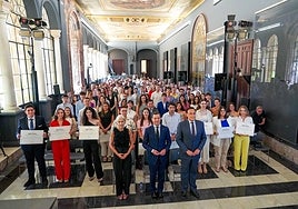 La Junta reúne a los 81 jóvenes andaluces reconocidos con los mejores expedientes académicos