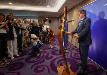 Perplejidad en el Parlamento Europeo y gritos de «¡Puigdemont a prisión!» en el hotel del prófugo