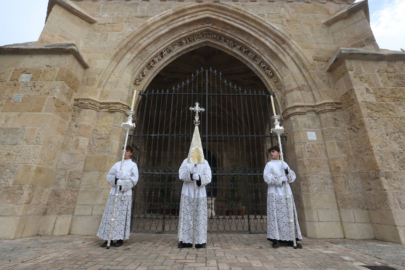 Fotos: La Virgen de la Fuensanta, entre ríos de juventud cofrade a la Catedral