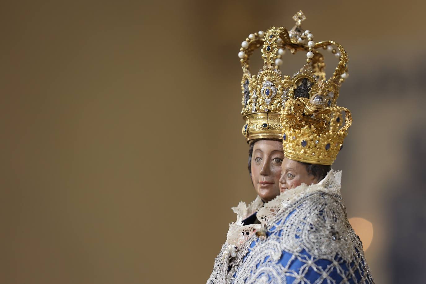 Fotos: La Virgen de la Fuensanta, entre ríos de juventud cofrade a la Catedral