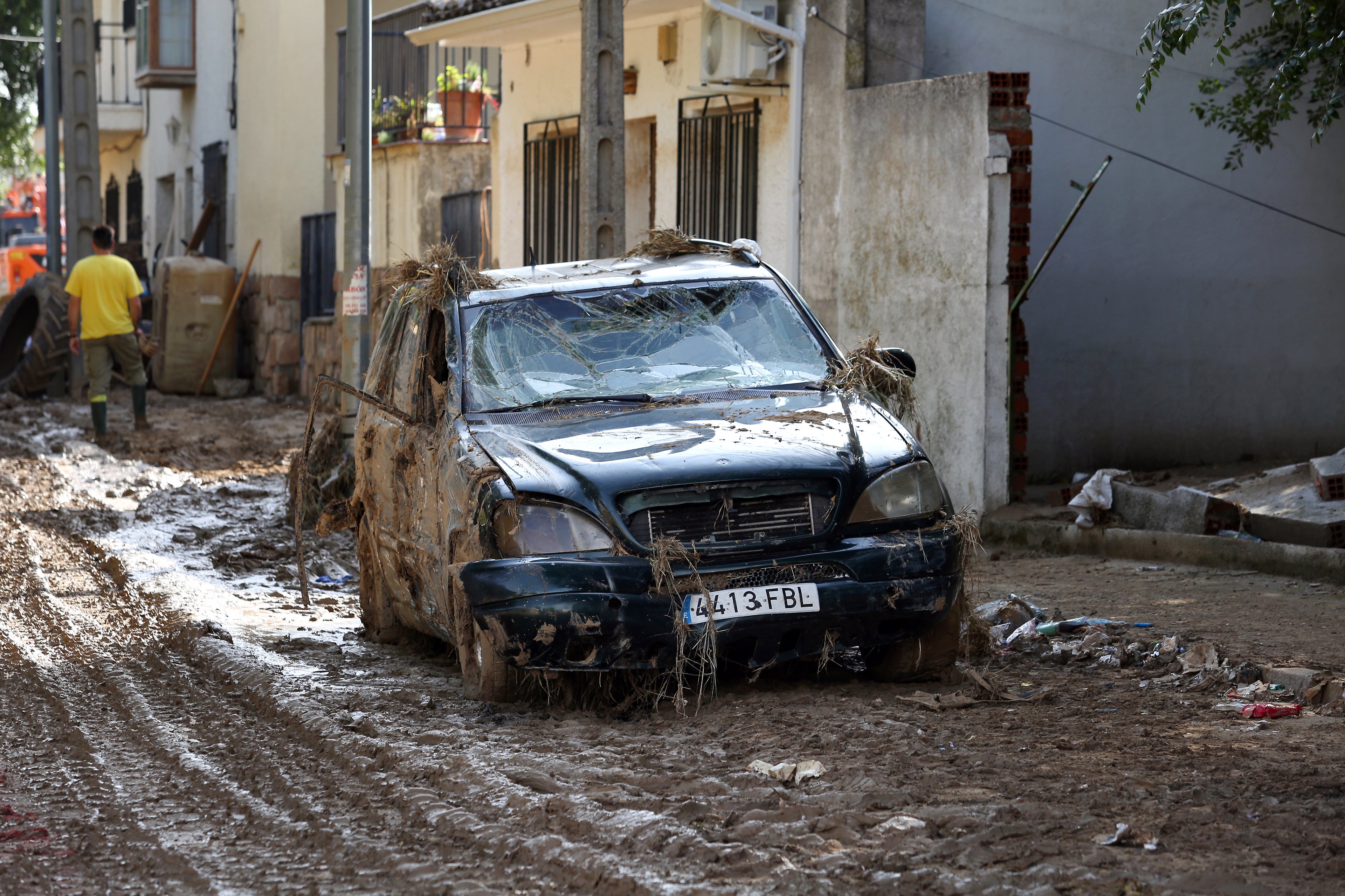 Las imágenes de un pueblo que se ha quedado hasta sin plaza por la DANA