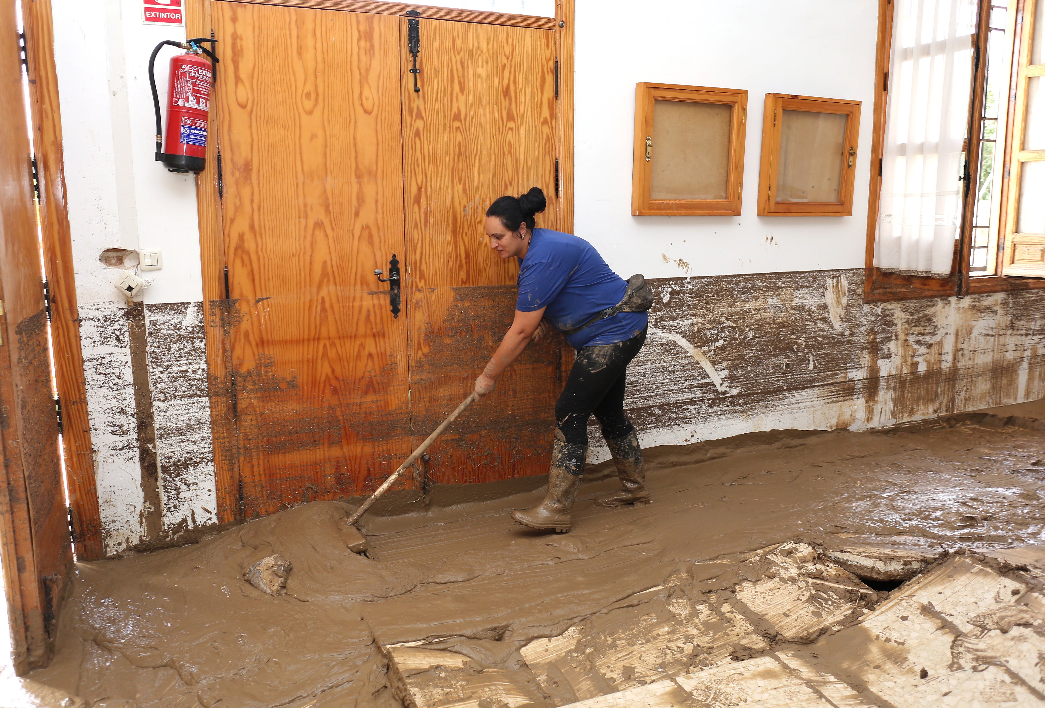 Las imágenes de un pueblo que se ha quedado hasta sin plaza por la DANA